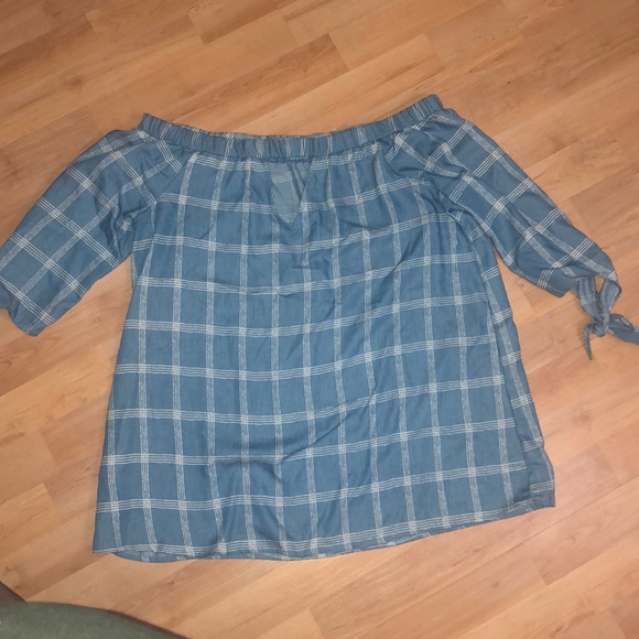 Tops - Off the shoulder top